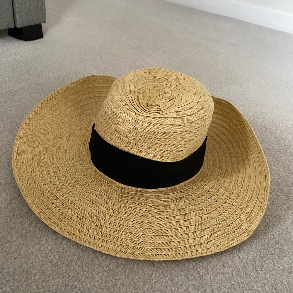 Sun Hat w/ black Ring Trim